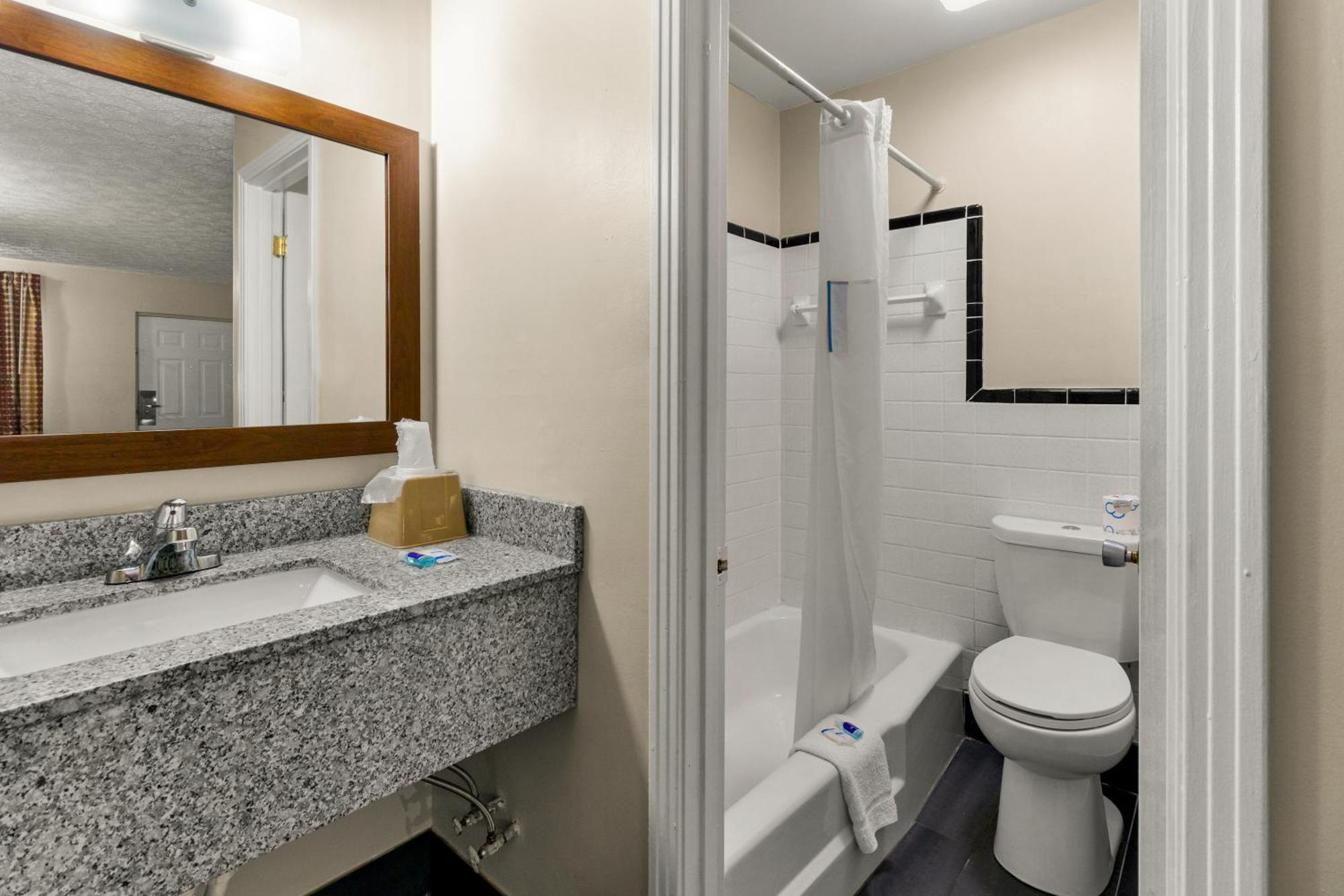 Rodeway Inn Dickson Bagian luar foto
