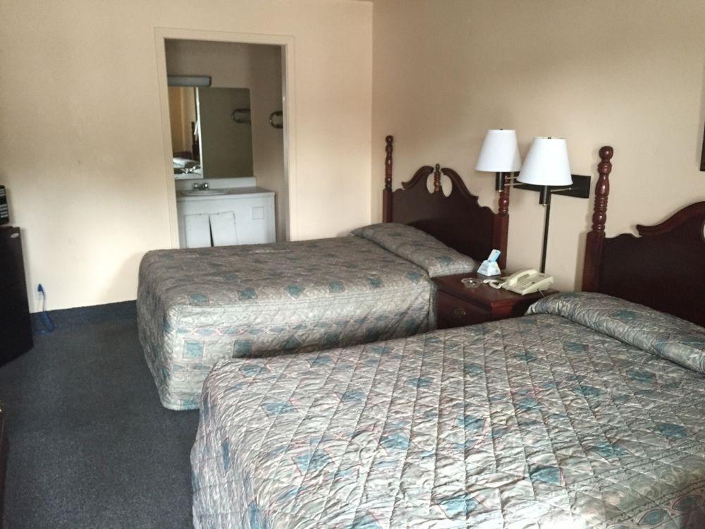 Rodeway Inn Dickson Bagian luar foto