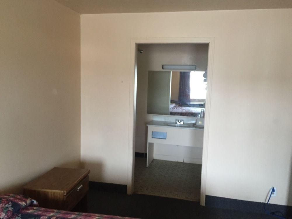 Rodeway Inn Dickson Bagian luar foto