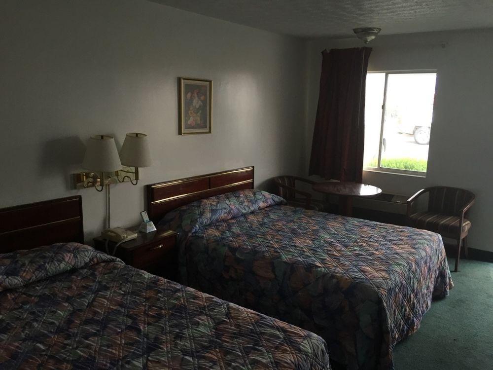Rodeway Inn Dickson Bagian luar foto