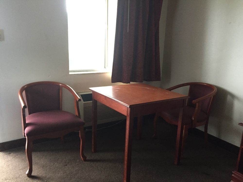 Rodeway Inn Dickson Bagian luar foto