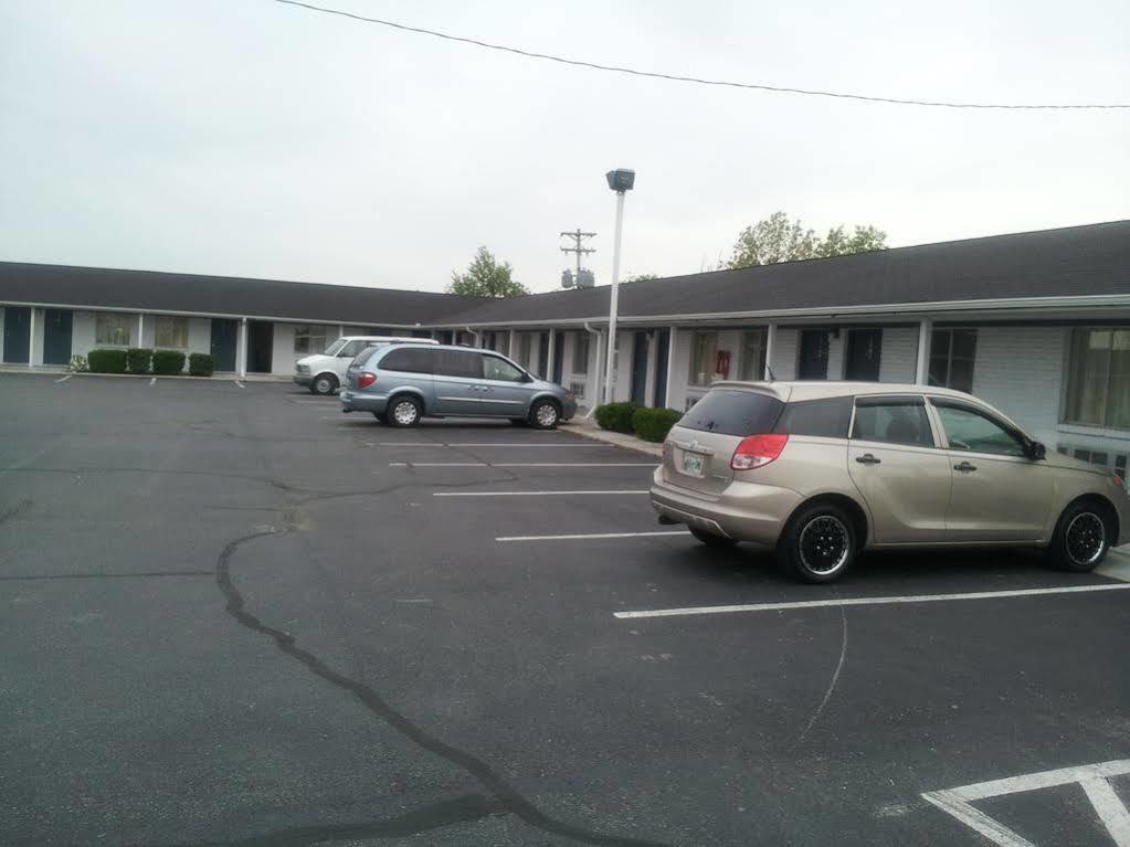 Rodeway Inn Dickson Bagian luar foto