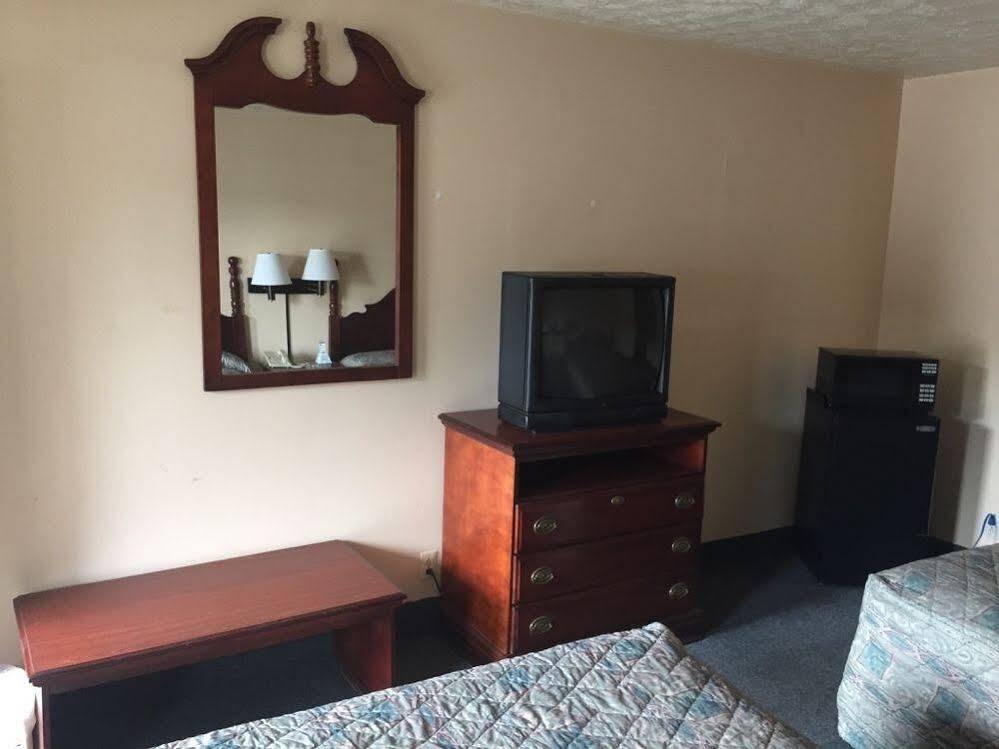 Rodeway Inn Dickson Bagian luar foto